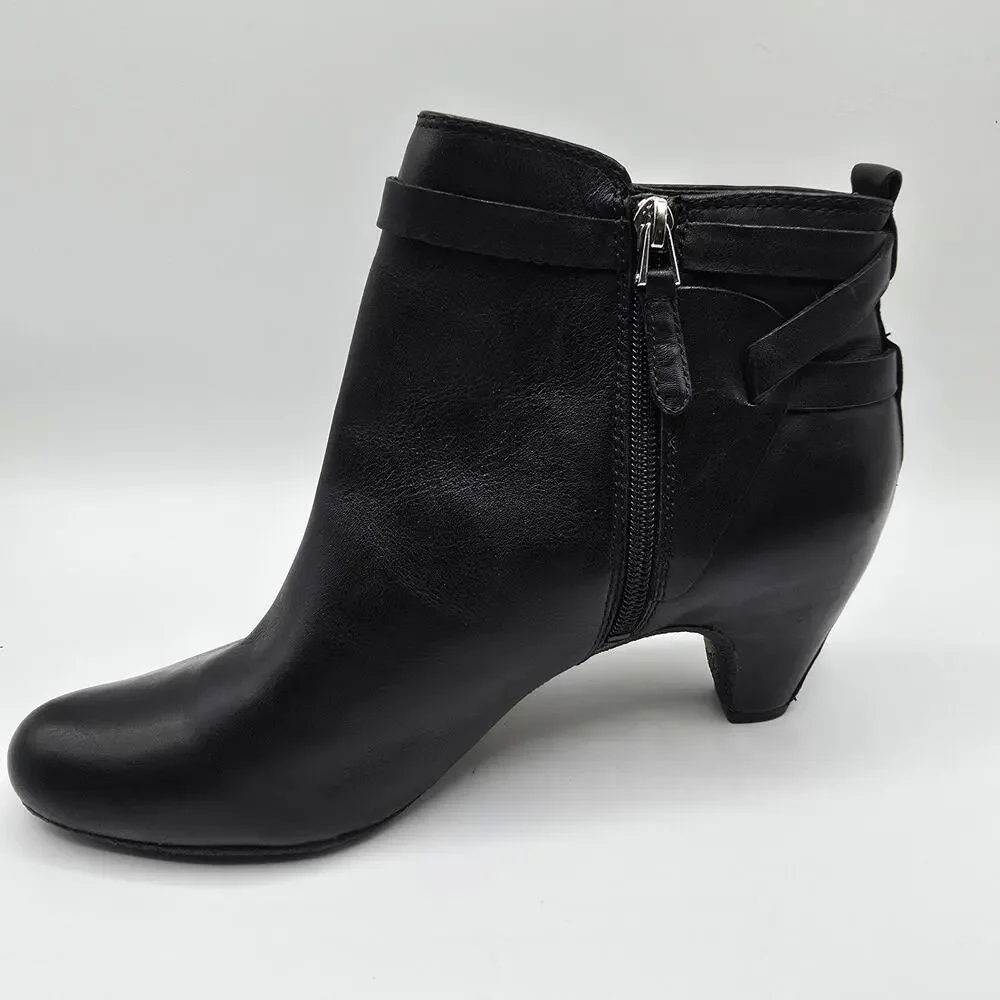 Sam‎ Edelman Maddox Mid Heel black leather strappy booties almond toe zip 9.5